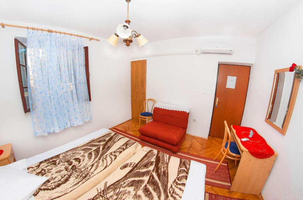 Guest house Tri Sestre 3*